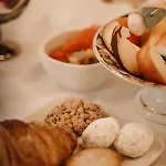 La Celeste Galeria Bed & Breakfast