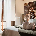 La Celeste Galeria Bed & Breakfast 4*
