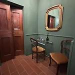La Celeste Galeria Bed & Breakfast 4*