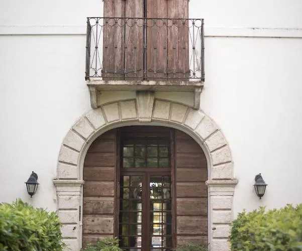 B&B La Celeste Galeria 4*